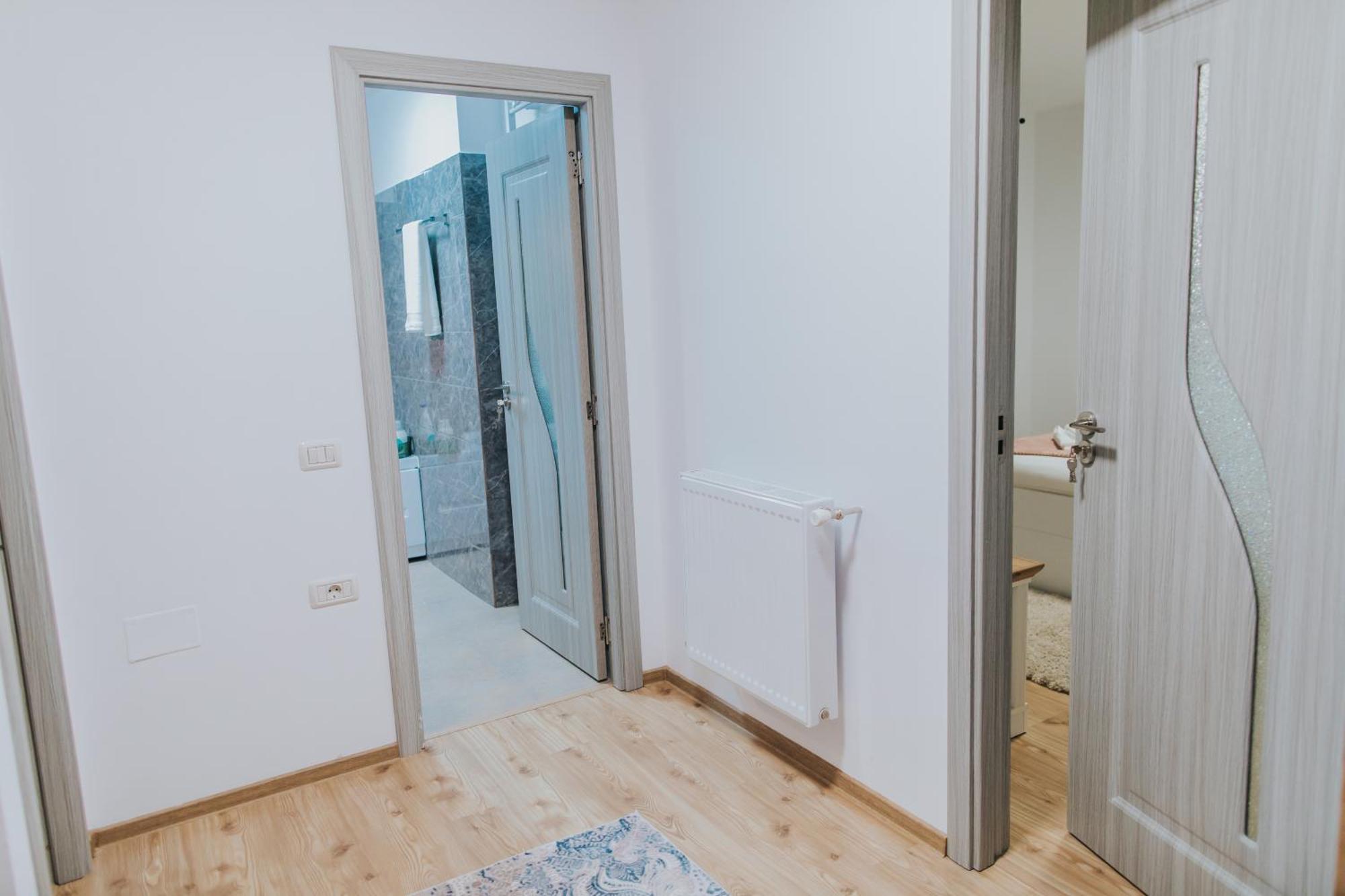 Alessandra-Aparthotel Piatra Neamţ Екстериор снимка